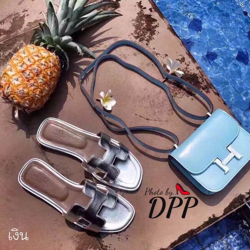 รองเท้า HERMES Sandals Leather (สีเงินหนังนิ่ม)