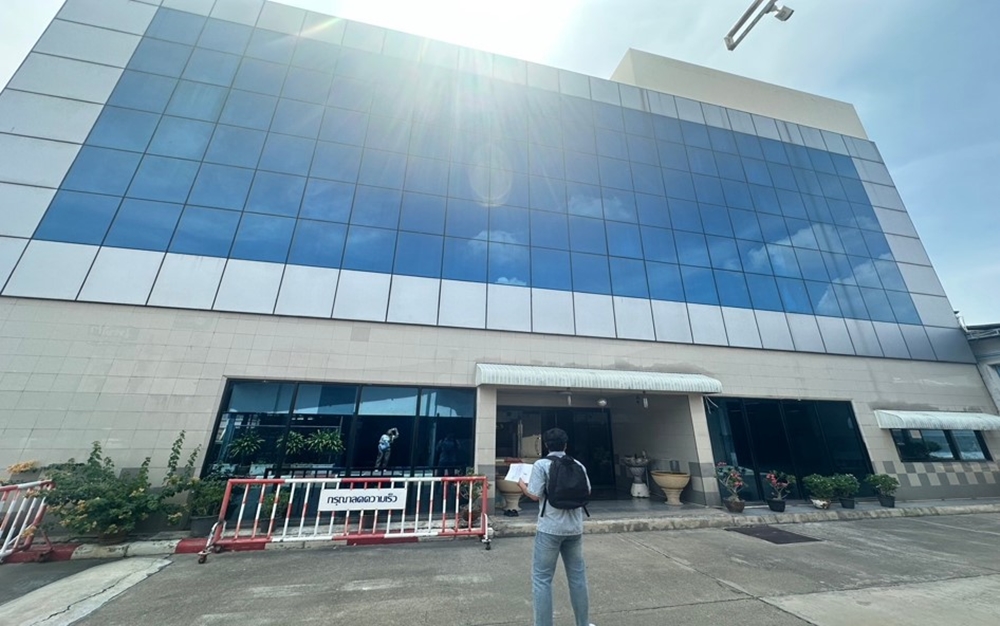 Factory and warehouse for rent with employee dormitory on Phetkasem Road, Sam Phran, Nakhon Pathom, Thailand, suitable for renting and opening a business immediately.