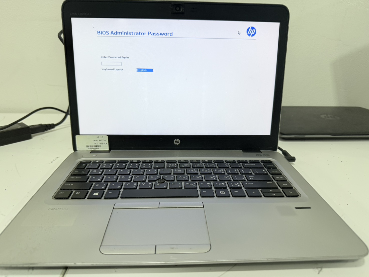 โน๊ตบุ๊ค HP EliteBook 840 G4 (i5-7300U/8GB/M.2 256GB) ไม่มี Adapter แบตเสื่อม จอ Bright จางๆ