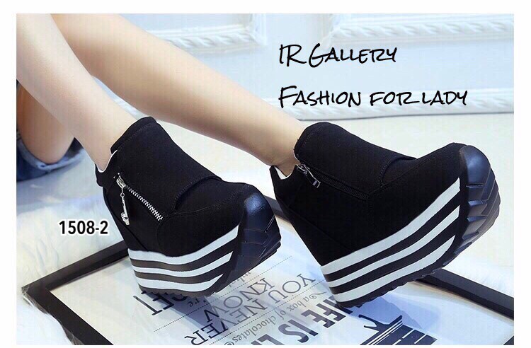 รองเท้าผ้าใบเสริมส้นแต่งลาย (สีดำ)