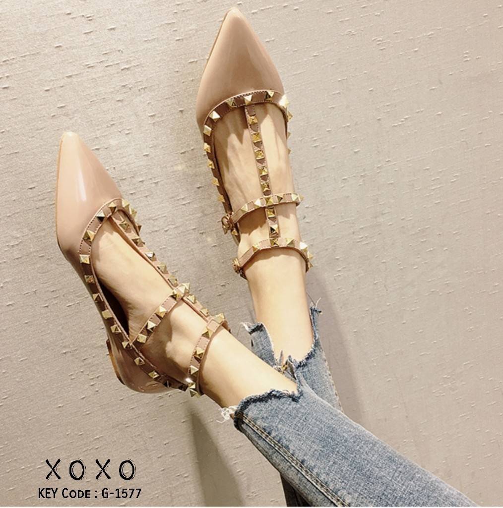 รองเท้าคัทชูส้นแบน Style Valentino (สีดำ)