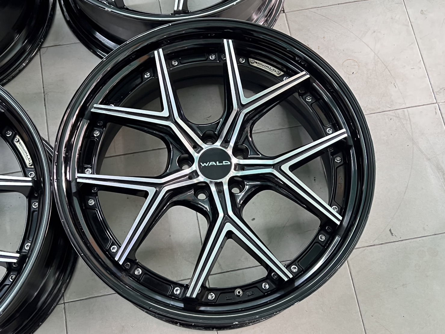 ล้อเบนซ์แท้ WALD ILLIMA 3PCS FORGED 21" สภาพสวย
