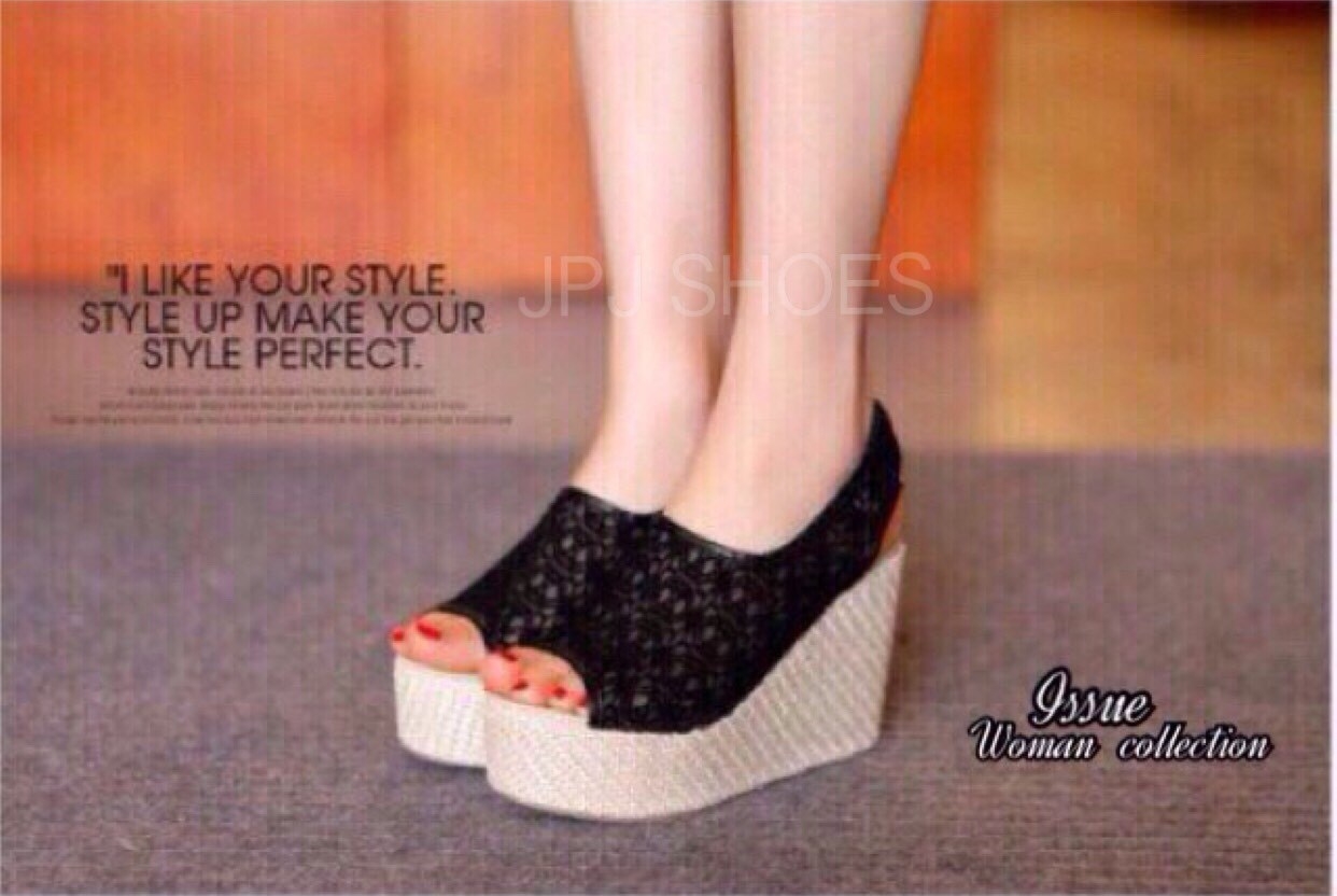 รองเท้าเตารีดลูกไม้สไตล์เกาหลี (สีดำ)