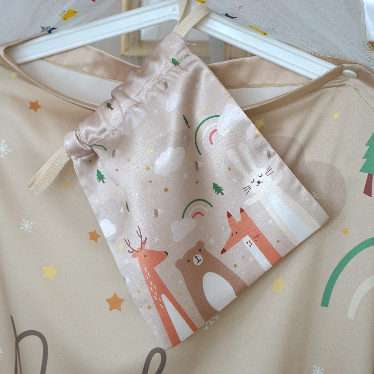 ผ้าคลุมให้นม 3in1 (รุ่นมีกระดุม ถอดโครงได้) แบบสั่งทำใส่ชื่อ ลาย Woodland - Brown