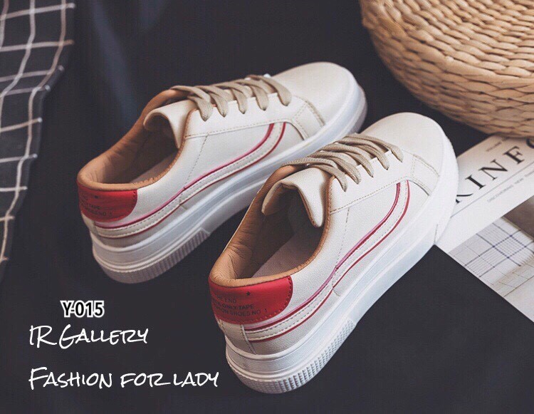 รองเท้าผ้าใบฟั่นพียูแต่งลายแถบ (สีครีม)