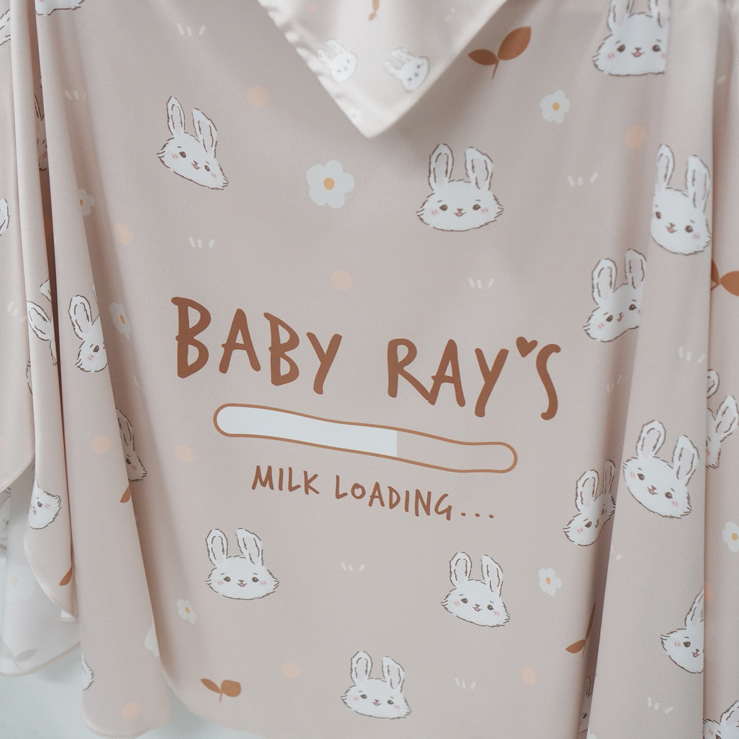 ผ้าคลุมให้นม 3in1 (รุ่นมีกระดุม ถอดโครงได้) แบบสั่งทำใส่ชื่อ ลาย Patttern - Rabbit - Brown