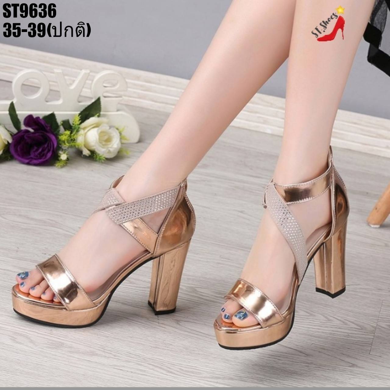 รองเท้าส้นสูงสายไขว้เพชร (สีเงิน)