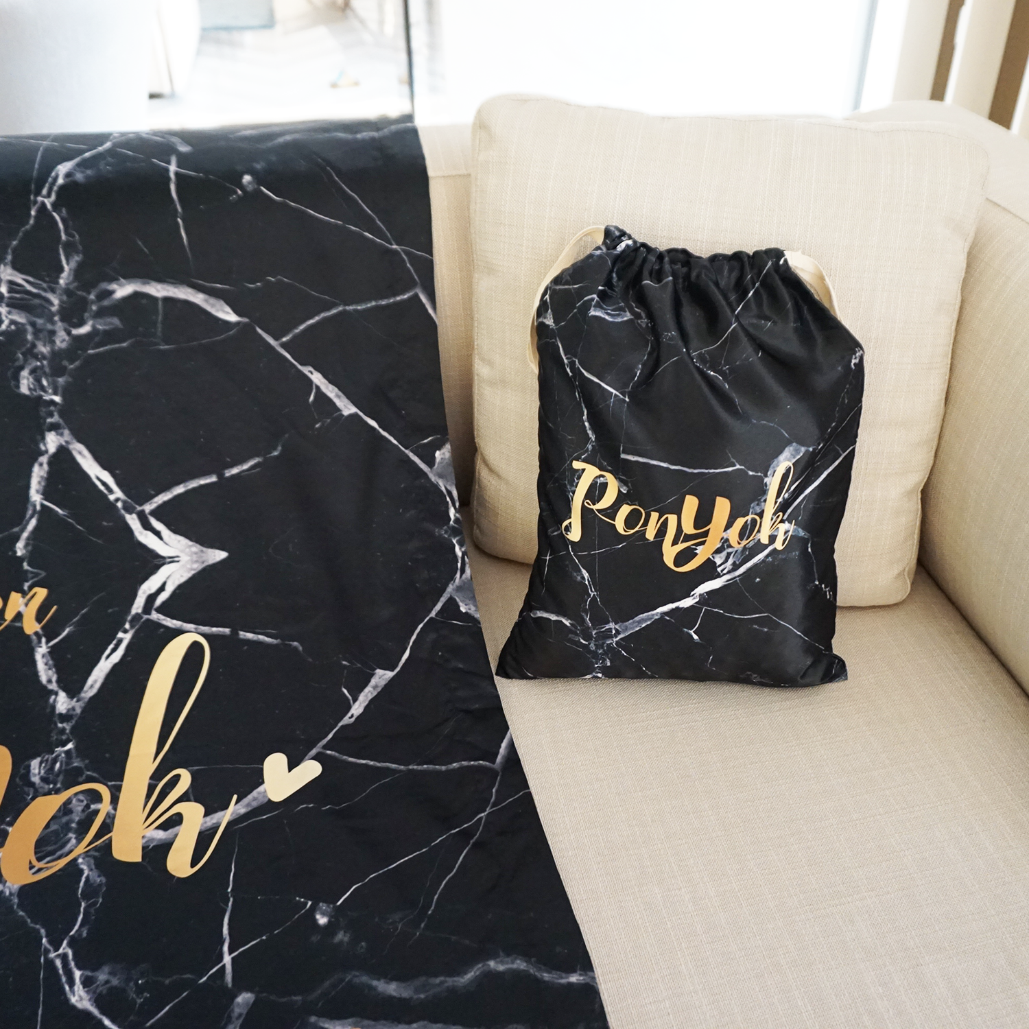 ถุงผ้าซาติน ไซส์ L สั่งทำใส่ชื่อ - Black Marble - Gold