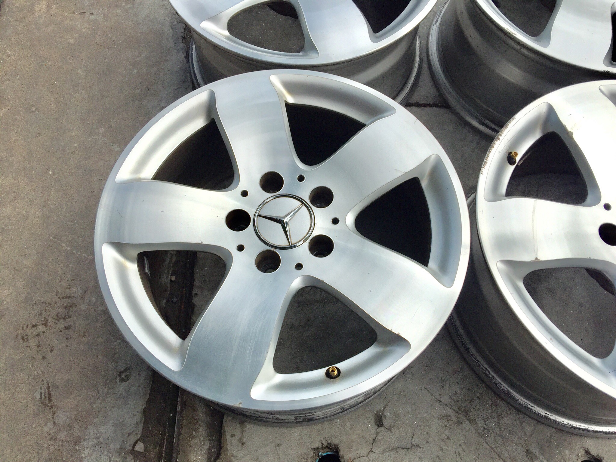 ล้อปังตอ 211 ขอบ 16" แท้ เดิมๆ