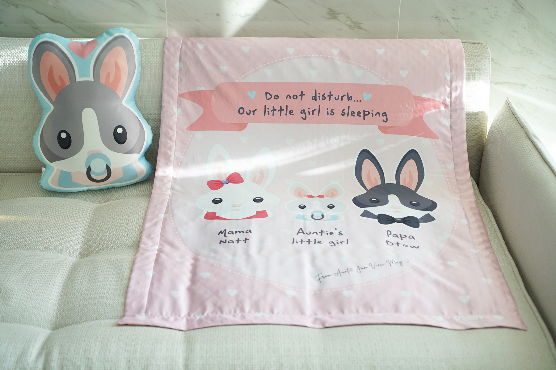 ชุดของขวัญเด็ก หมอนอิง 1 ใบ + ผ้าห่มขนาด 75x100cm ลาย Rabbit - Pink
