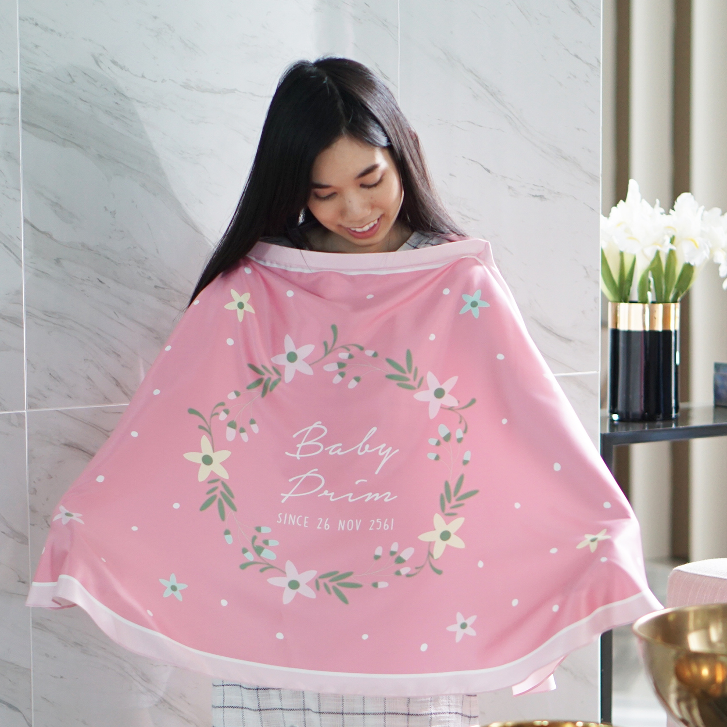 ผ้าคลุมให้นม สั่งทำใส่ชือ ลาย Floral Frame - Pink