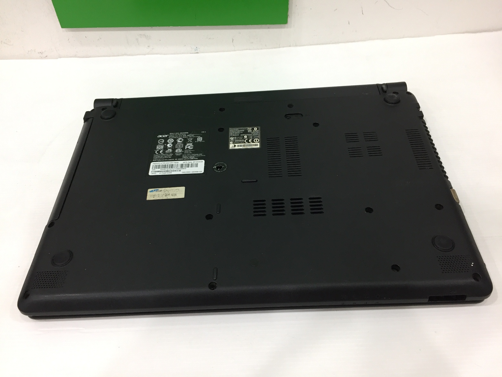 ACER Aspire E1-472G มีตำหนิ