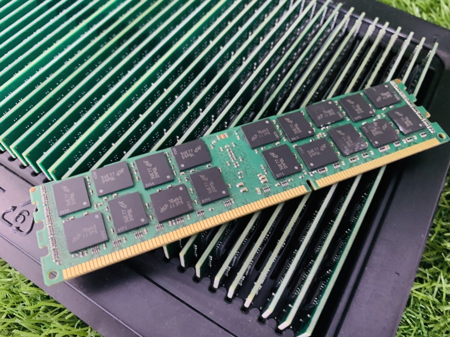 แรม สำหรับ Server DDR3 Micron 16GB 2Rx4 PC3-12800R