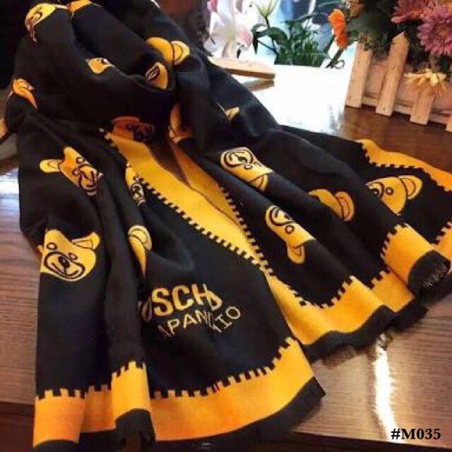 พร้อมส่ง : ผ้าคลุมไหล่ Moschino