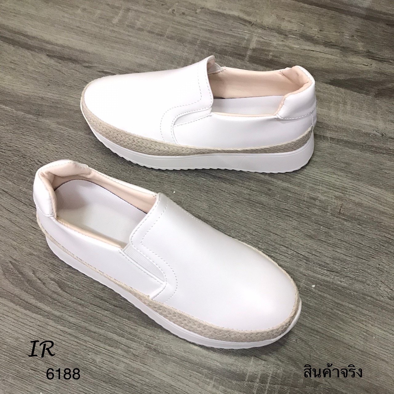 รองเท้าผ้าใบพียูทรง Slip on