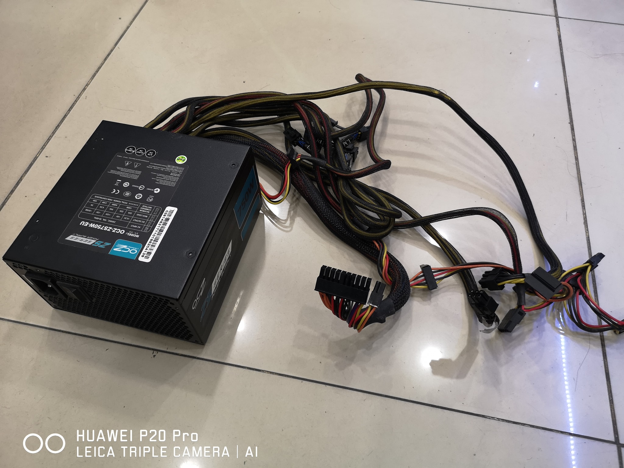 OCZ-ZS750W-EU 750W. 80+ Bronze