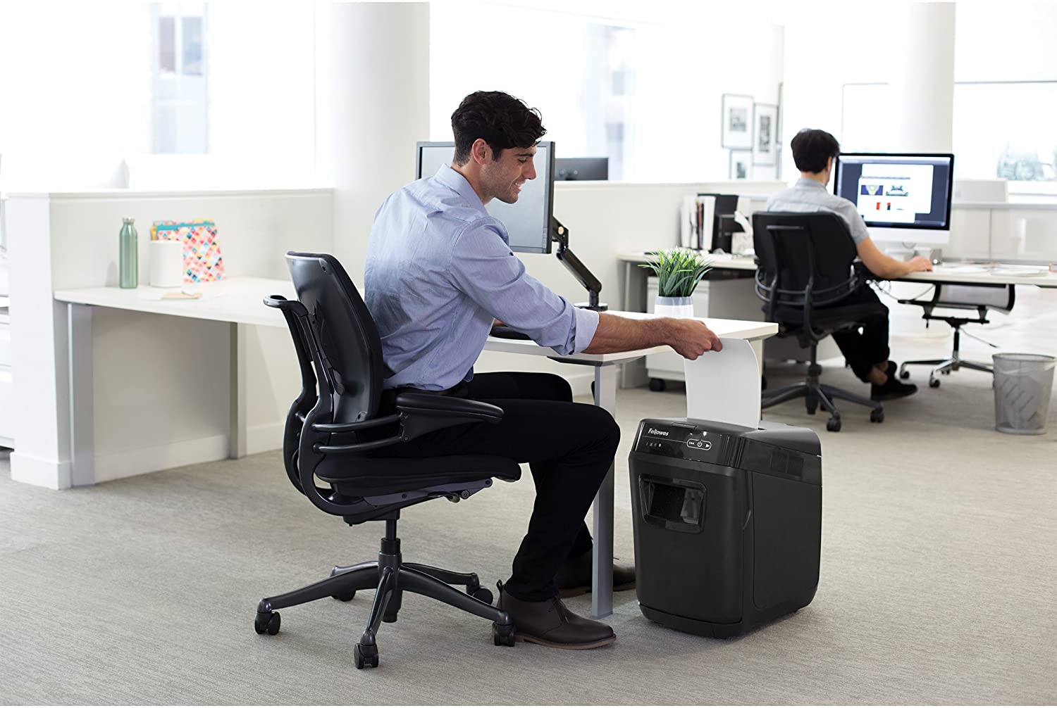 ขายถูก เครื่องทำลายเอกสาร Fellowes Auto MAX 130C บรรจุกระดาษได้ 130 แผ่น แบบตัดละเอียด ( Cross Cut )