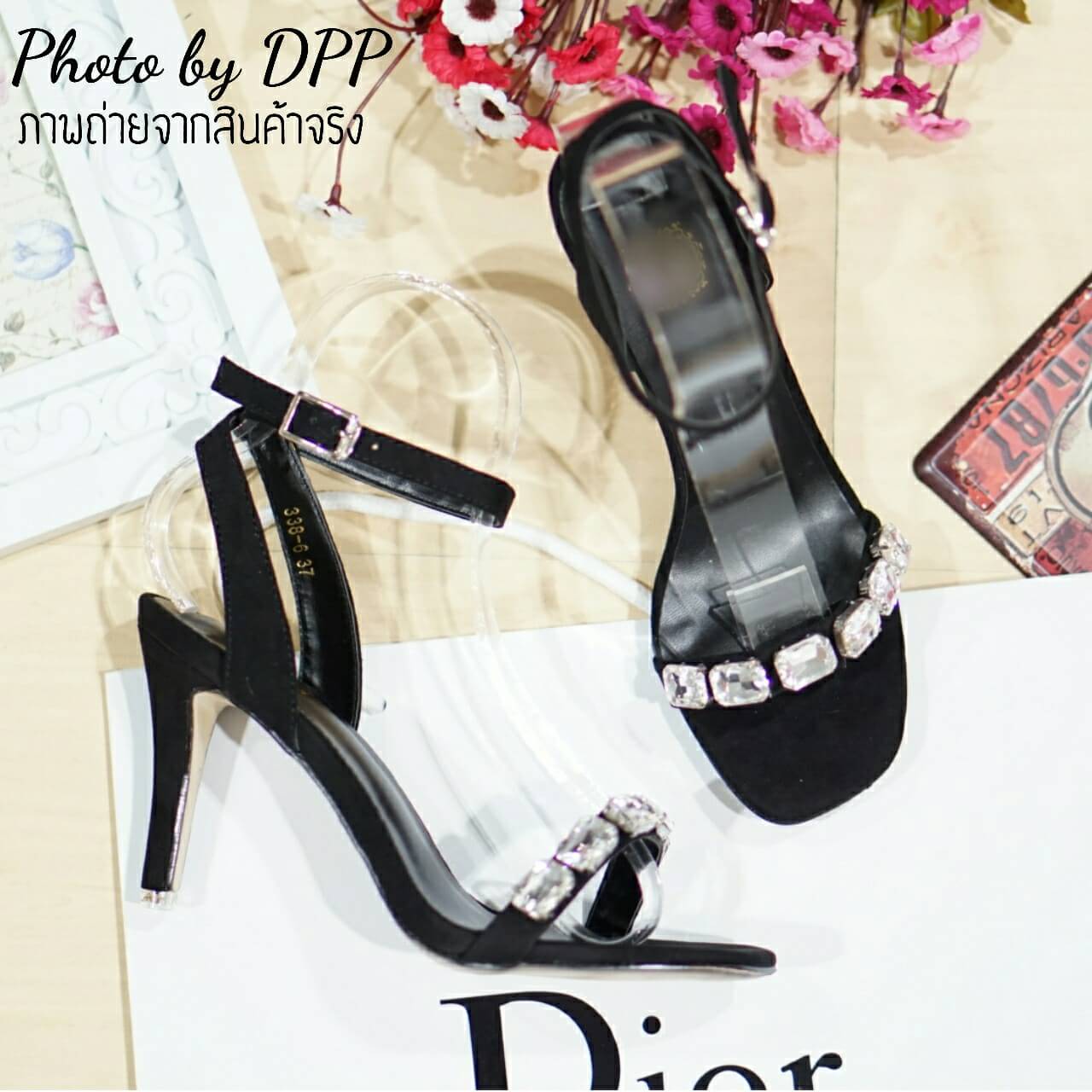 รองเท้าส้นสูงหน้าเพชร (สีดำ)
