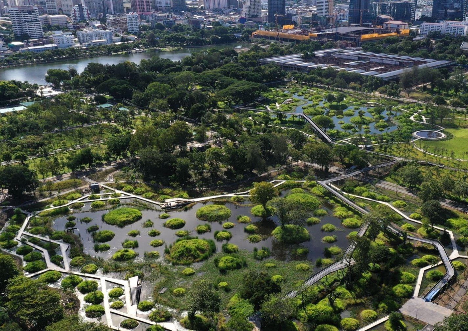 ขาย/ให้เช่าพื้นที่สำนักงานออฟฟิศย่านสุขุมวิท กรุงเทพฯ ตรงข้ามสวนเบญจกิติ ใกล้สถานีรถไฟฟ้า BTS อโศก และ MRT สุขุมวิท เพียง 750 เมตร | Ocean Tower 1