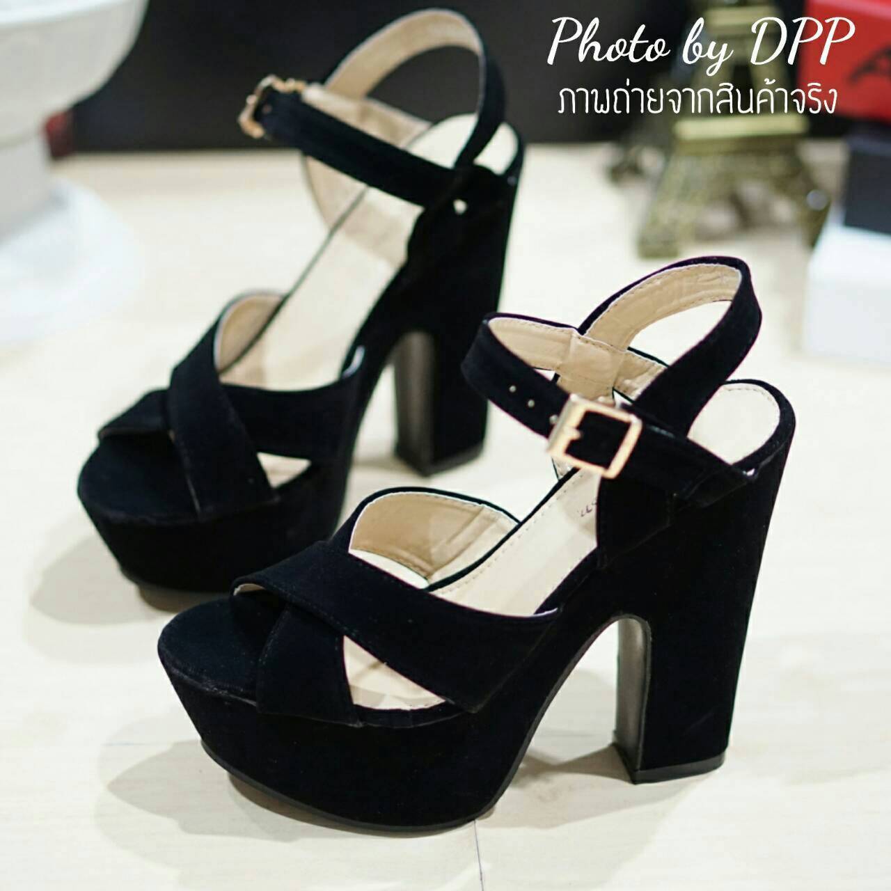 พร้อมส่ง : รองเท้าส้นสูงกำมะหยี่ (สีดำ)