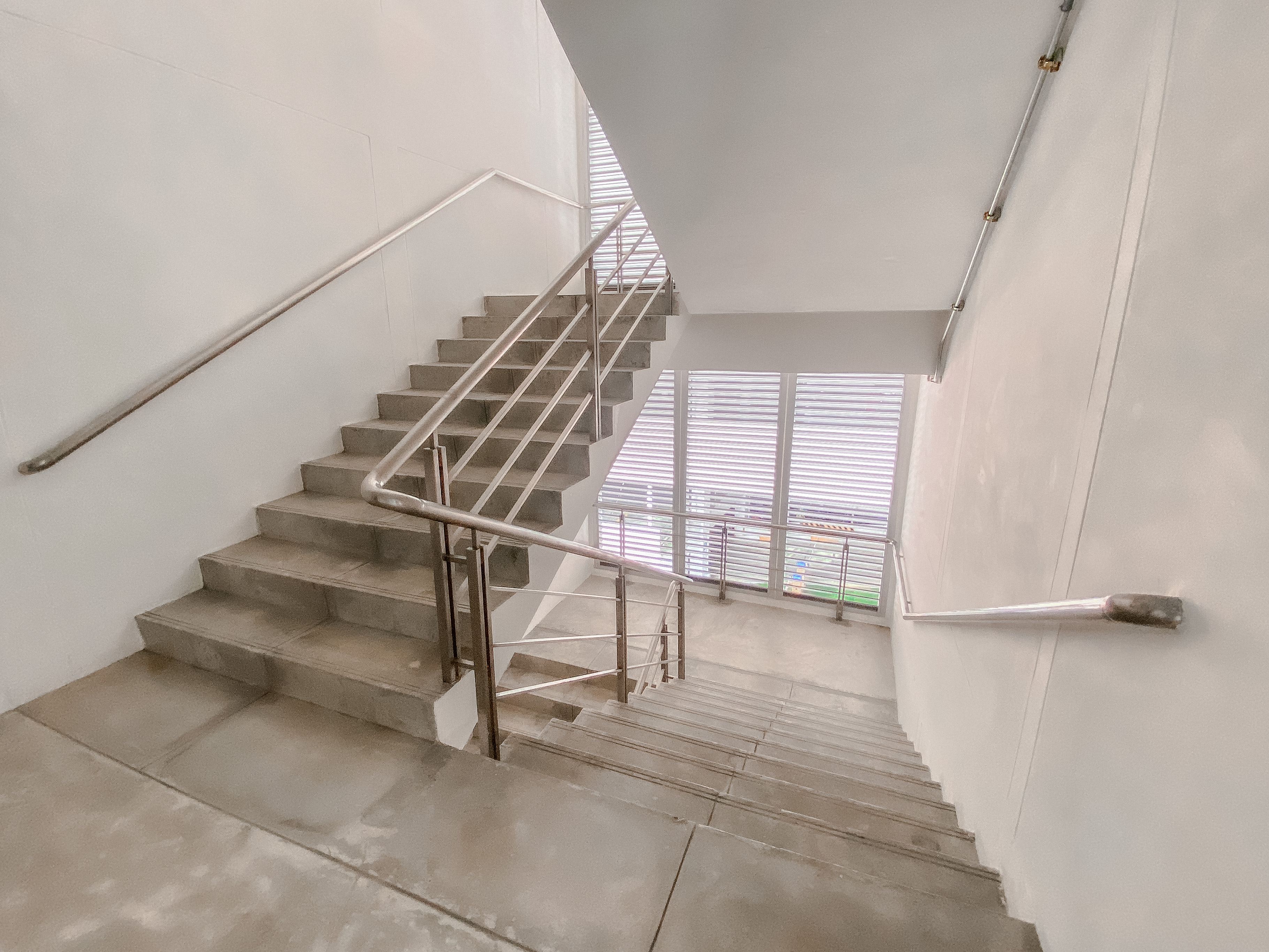 อาคารซิตี้ ลิงค์ ซี (City Link Building C) สำนักงานให้เช่าย่านประตูน้ำ กลางเมืองกรุงเทพฯ พร้อมมีพื้นที่เช่าเก็บของ