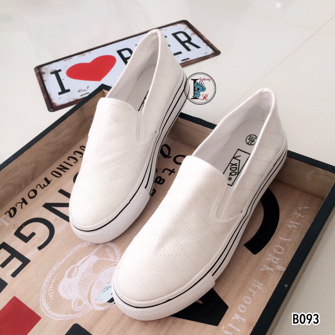 รองเท้าสไตล์ Vans Slip On (สีดำ)