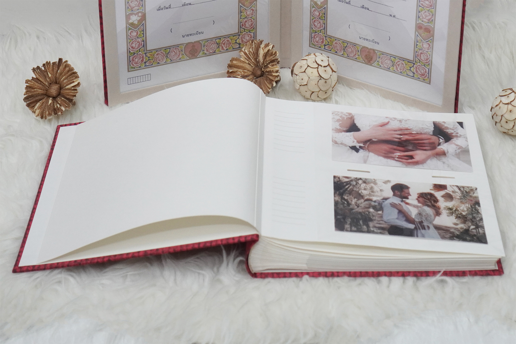 ชุดของขวัญแต่งงาน แฟ้มทะเบียนสมรส+อัลบั้มรูป สั่งทำใส่ชื่อ - Knitted Heart - Red