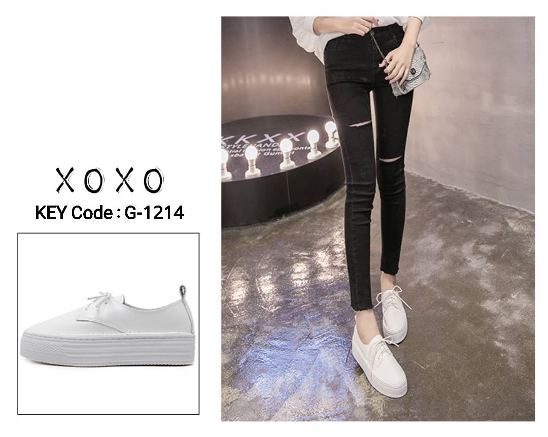 รองเท้าผ้าใบส้นหนาสีขาวล้วน