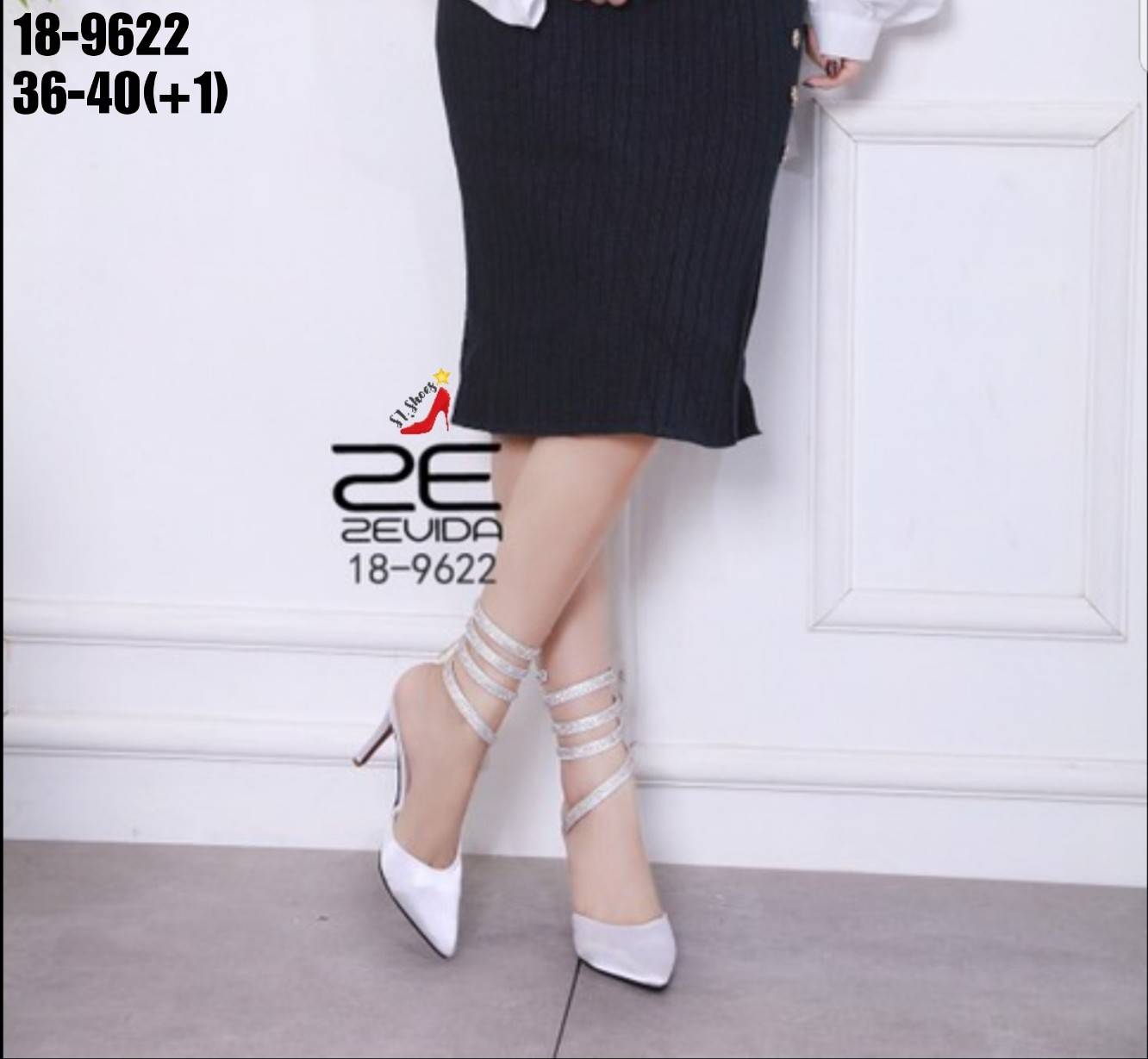 รองเท้าส้นสูงเปิดส้นแต่งสายเพชร (สีดำ)