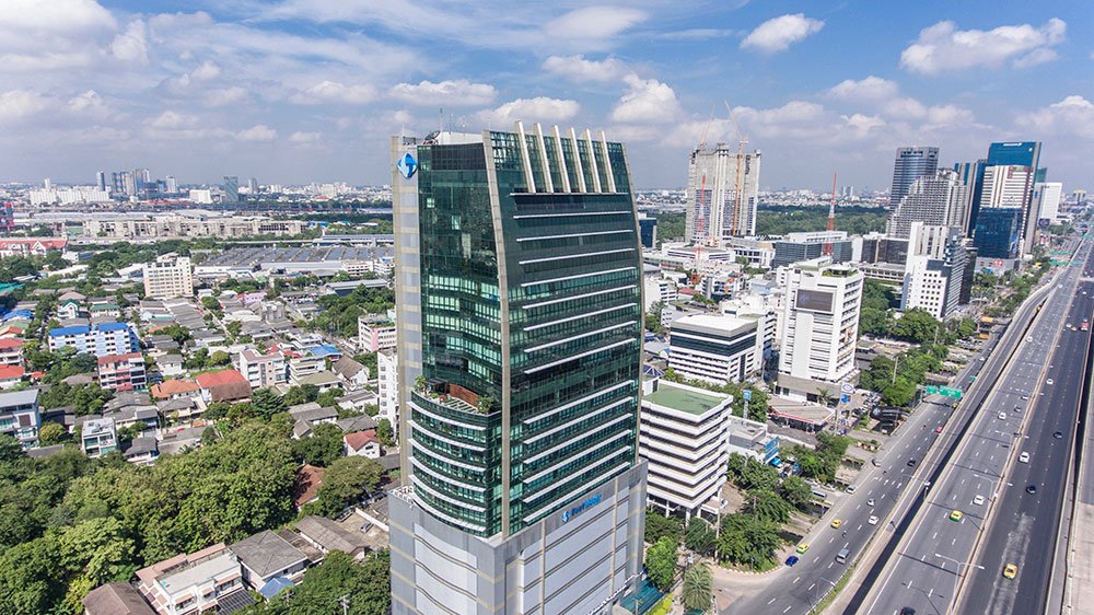 East Water Building | Grade A office for rent on Vibhavadi Rangsit Road, near Si Rat Expressway and Don Mueang Tollway, Bangkok, Thailand.