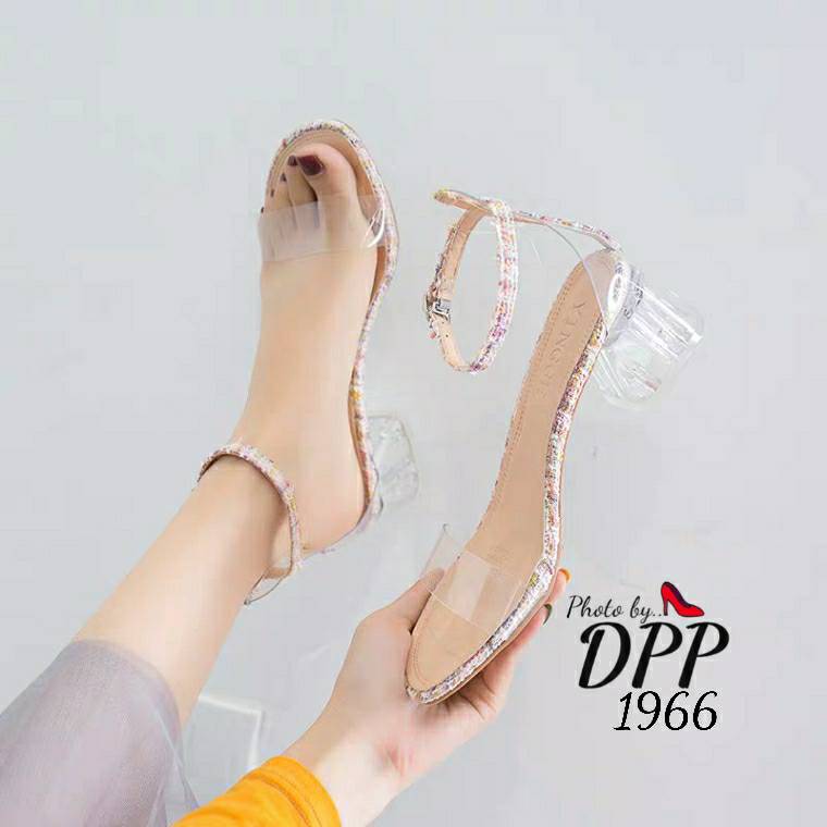 รองเท้าส้นแก้วผ้าทวิส (สีดำ)