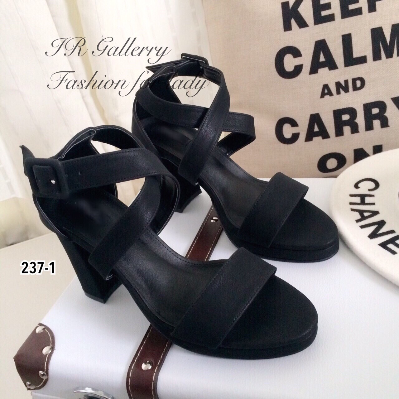 รองเท้าส้นตันสายไขว้ (สีแดง)