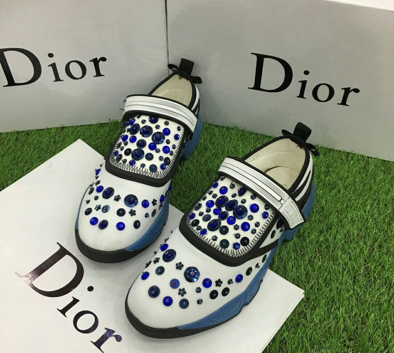 รองเท้า Dior Fusion Sneakers รุ่นเมจิกเทป (สีขาวฟ้า)