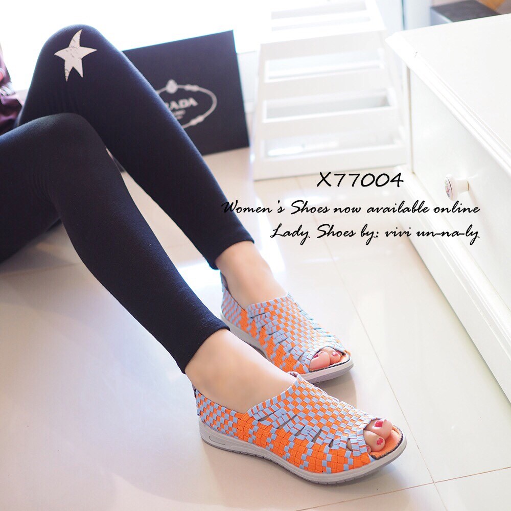 พร้อมส่ง : รองเท้าเพื่อสุขภาพ (รุ่นเปิดหน้าเท้าสีส้ม)