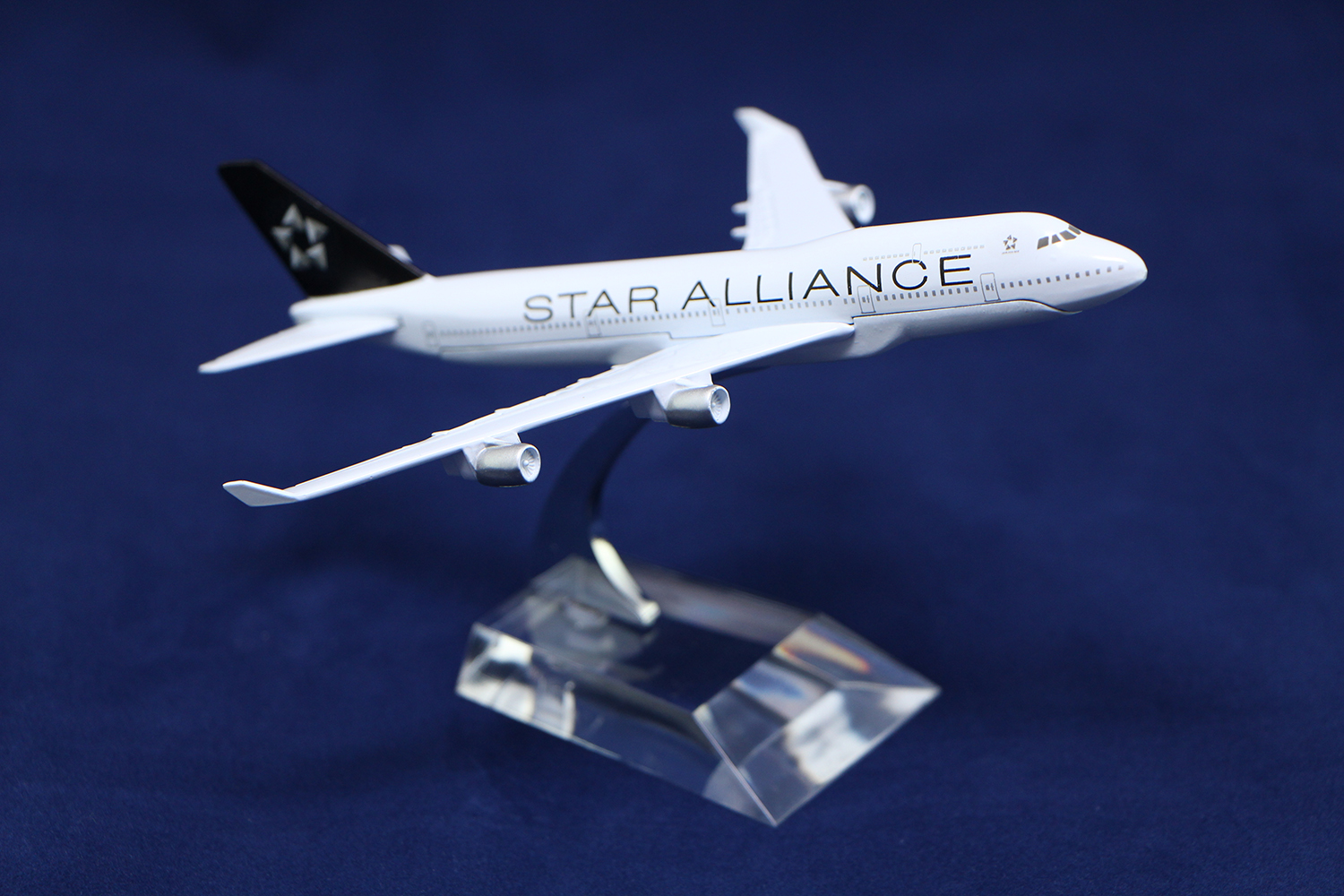 โมเดลเครื่องบิน Star Alliance เยอรมัน (Boeing 747)