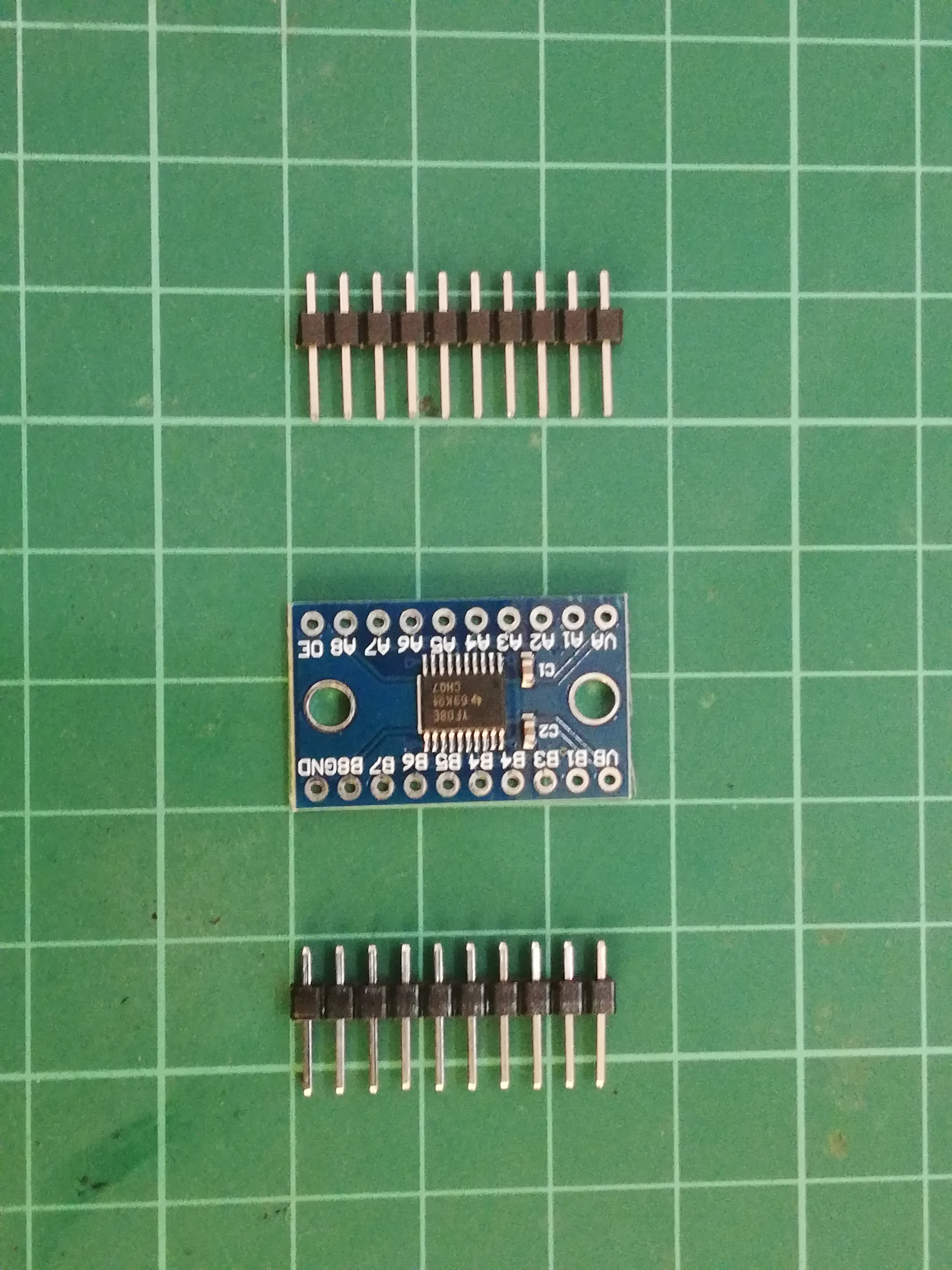 TXS0108E high-speed full-duplex 8-way