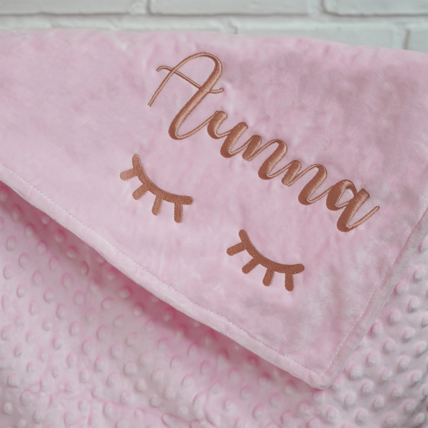 ผ้าห่ม Minky - สีชมพู 75x100cm แบบปักชื่อ+icon - Eyelashes