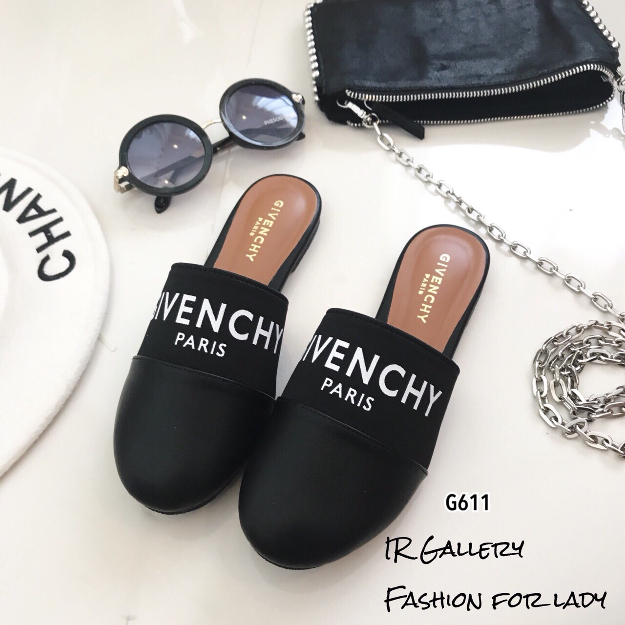 รองเท้า Sliper Style Givenchy (สีดำ)