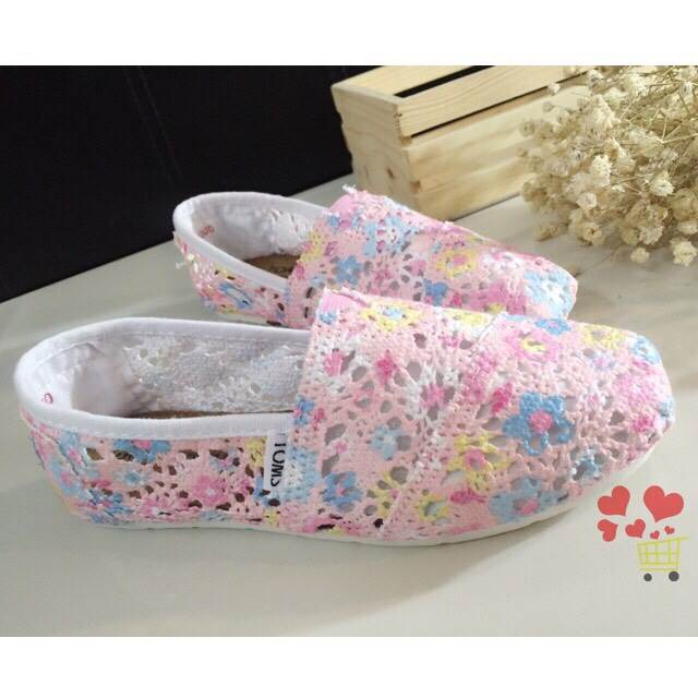 รองเท้า Toms ลูกไม้พาสเทล (สีชมพู)