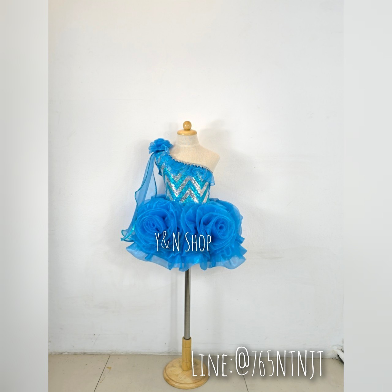 Y&NShop ชุดกุหลาบฟันปลา ชุดดรัมเมเยอร์ ชุดดรัมเมเยอร์เด็ก ชุดเชียร์ลีดเดอร์เด็ก