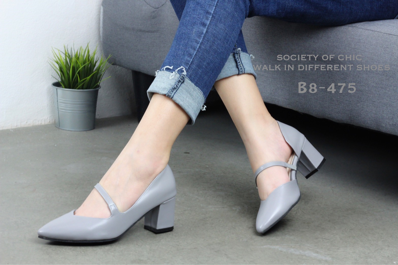 รองเท้าคัทชูส้นเตี้ยแต่งสายคาด (สีเขียว)