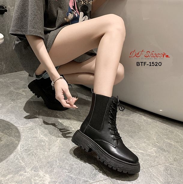 รองเท้าบูทแฟชั่นแต่งส้นหยัก