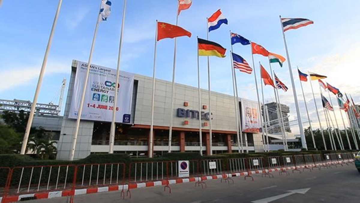 ขายที่ดินขนาด 3-3-8 ไร่ ติดถนนบางนา-ตราด ใกล้สถานีรถไฟฟ้า LRT บางนา-สุวรรณภูมิ 100 เมตร