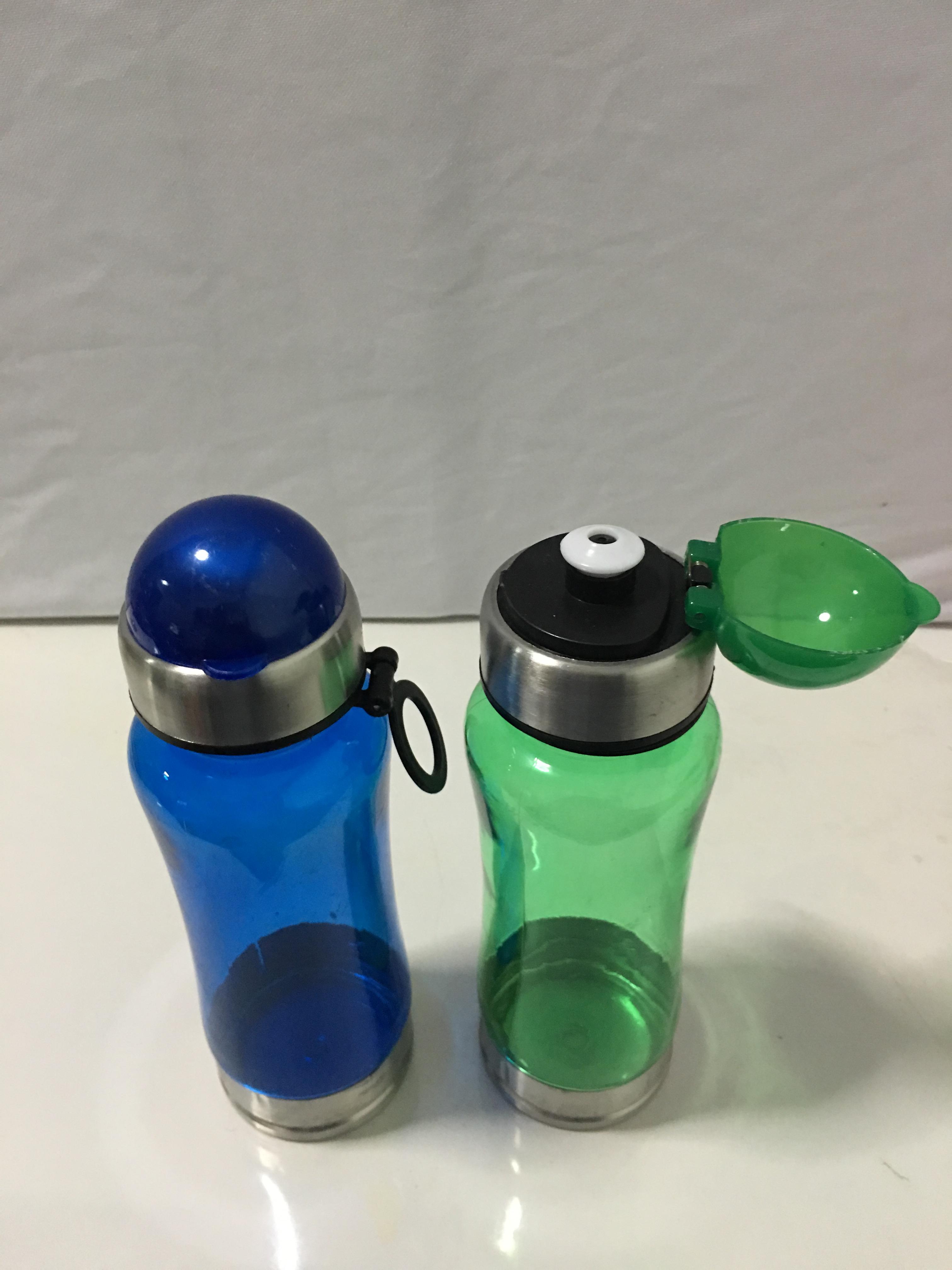 กระบอกนํ้าพลาสติก 600 ml รหัส 2002