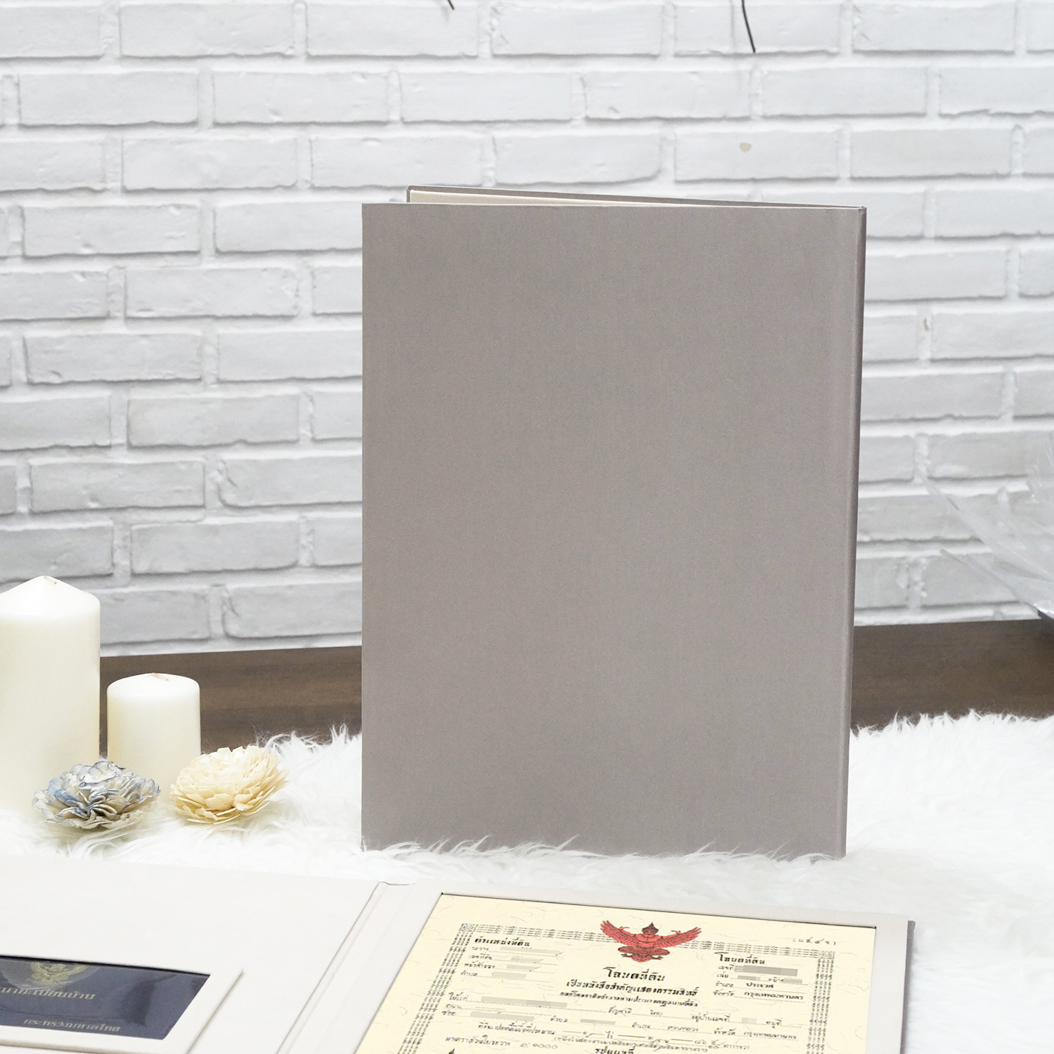 แฟ้มใส่โฉนดที่ดินและทะเบียนบ้าน แบบพร้อมส่ง ลาย Minimal - สี Taupe (ใส่โฉนด 1 ช่อง ใส่ทะเบียนบ้าน 1 ช่อง)