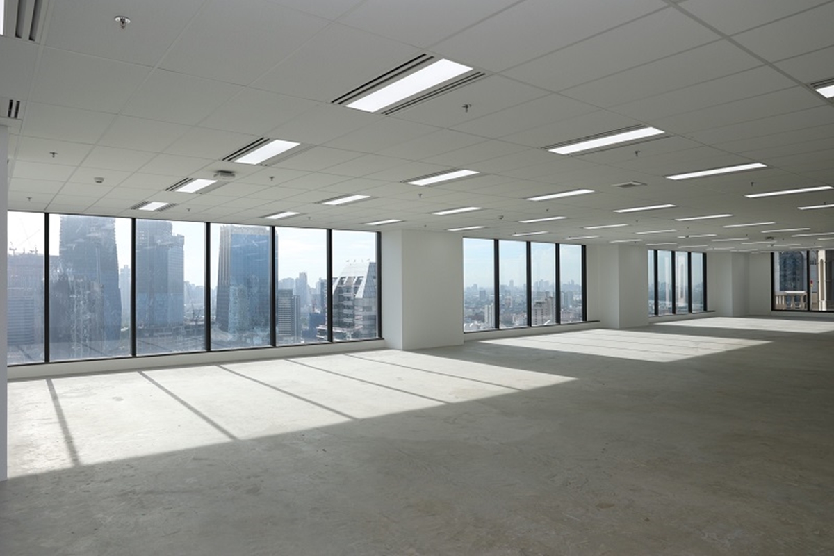 อาคารสำนักงานโครนอส สาทร (Kronos Sathorn office building) สำนักงานให้เช่าย่านถนนสาทร พระราม 4 กรุงเทพฯ ใกล้สวนลุมพินี เพียง 700 เมตร