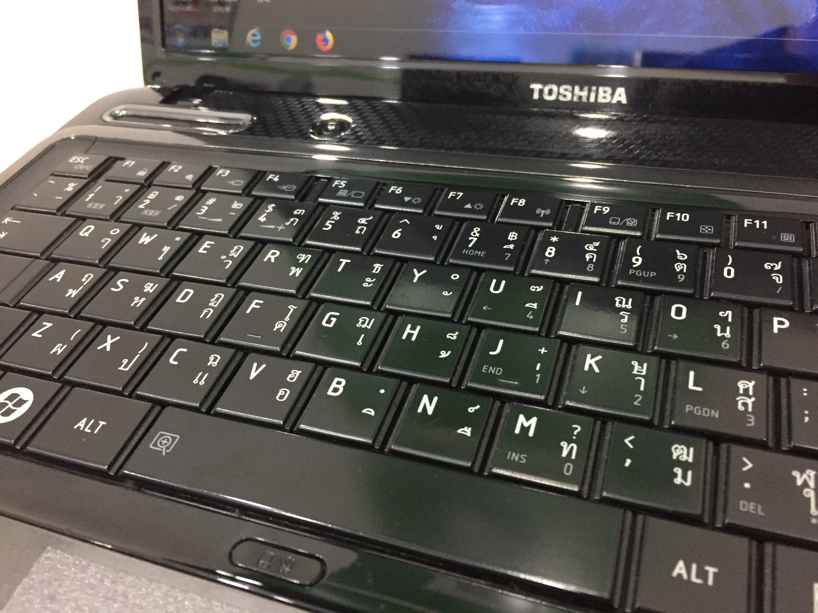 TOSHIBA Satellite L645