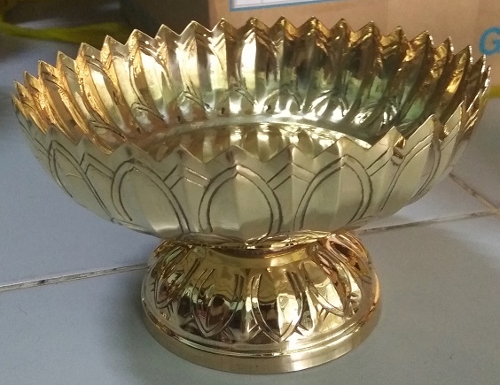 พานกลีบบัว ทองเหลือง