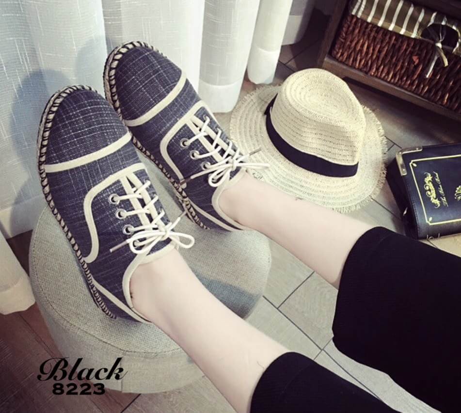 รองเท้าผ้าใบทูโทน (สีครีม)