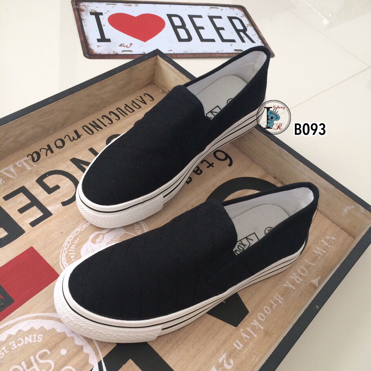 รองเท้าสไตล์ Vans Slip On (สีดำ)